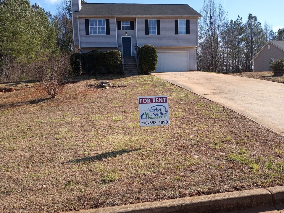 170 Pleasant Hills Dr in Covington, GA - Building Photo