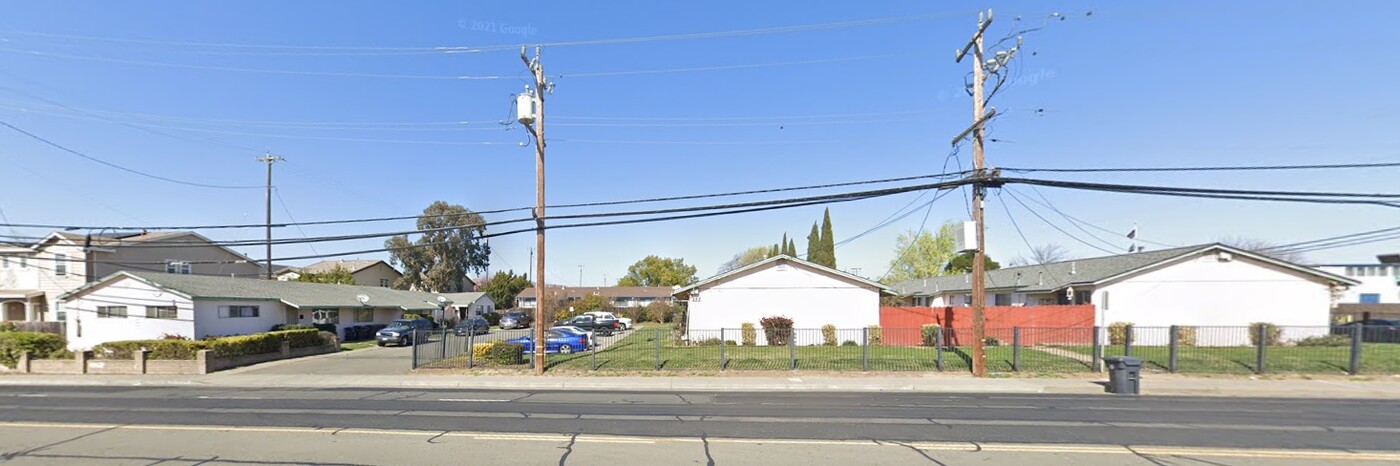 346 E Travis Blvd in Fairfield, CA - Building Photo