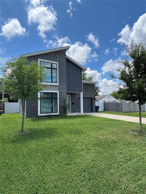 302 E Harmon Dr