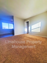 2642 E Ocean View Ave in Norfolk, VA - Building Photo - Building Photo