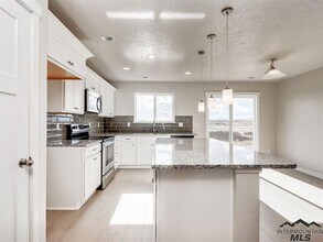 7752 E Tea Party Dr in Nampa, ID - Building Photo - Building Photo