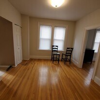 121 Wyoming Ave, Unit Apt 1 in Malden, MA - Building Photo