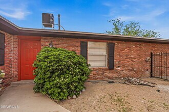 6613 Escondido Dr in El Paso, TX - Building Photo - Building Photo