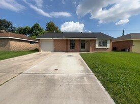 15335 Woodforest Blvd in Channelview, TX - Building Photo