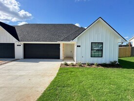 14574 CR 2191 in Whitehouse, TX - Building Photo