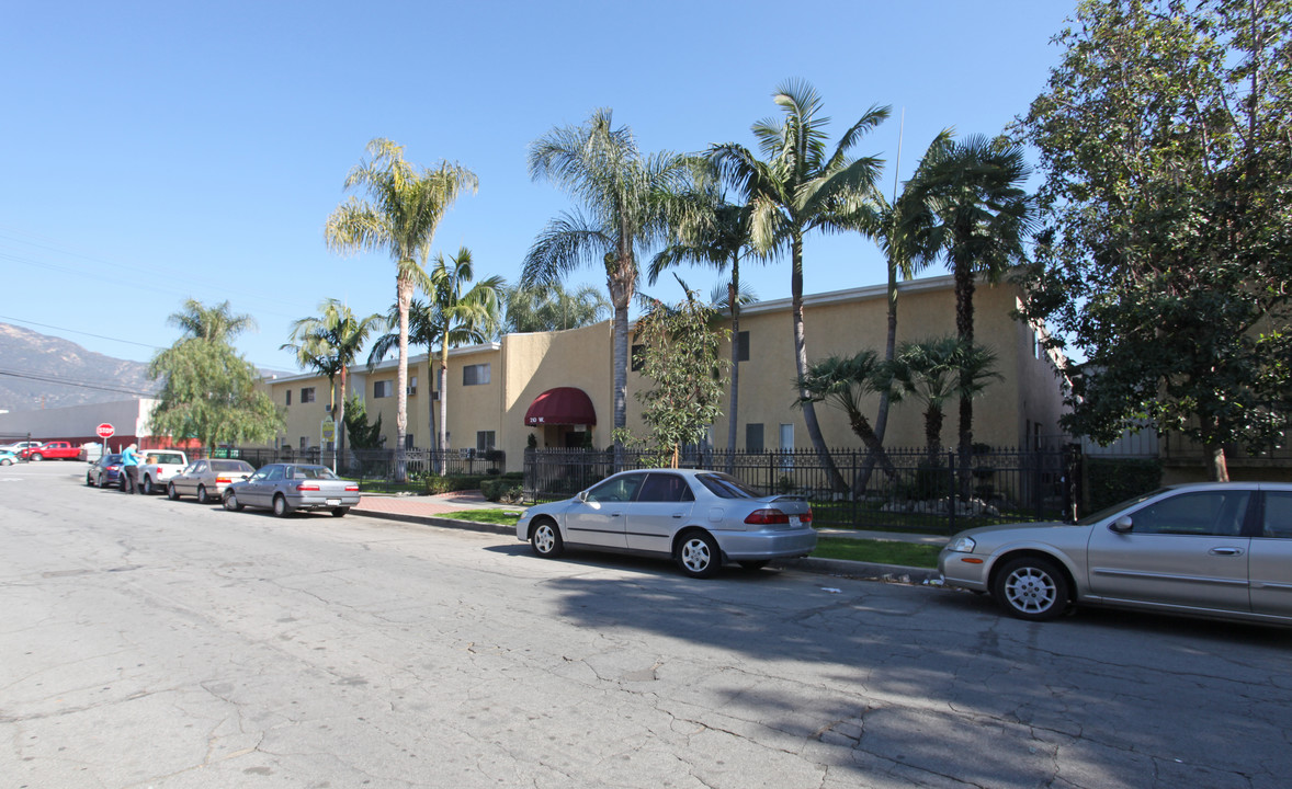 Lake Tujunga in Burbank, CA - Building Photo