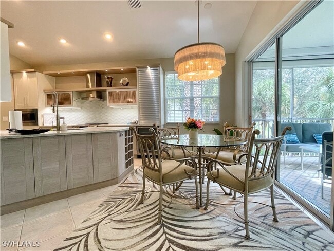 9211 Palmetto Ridge Dr