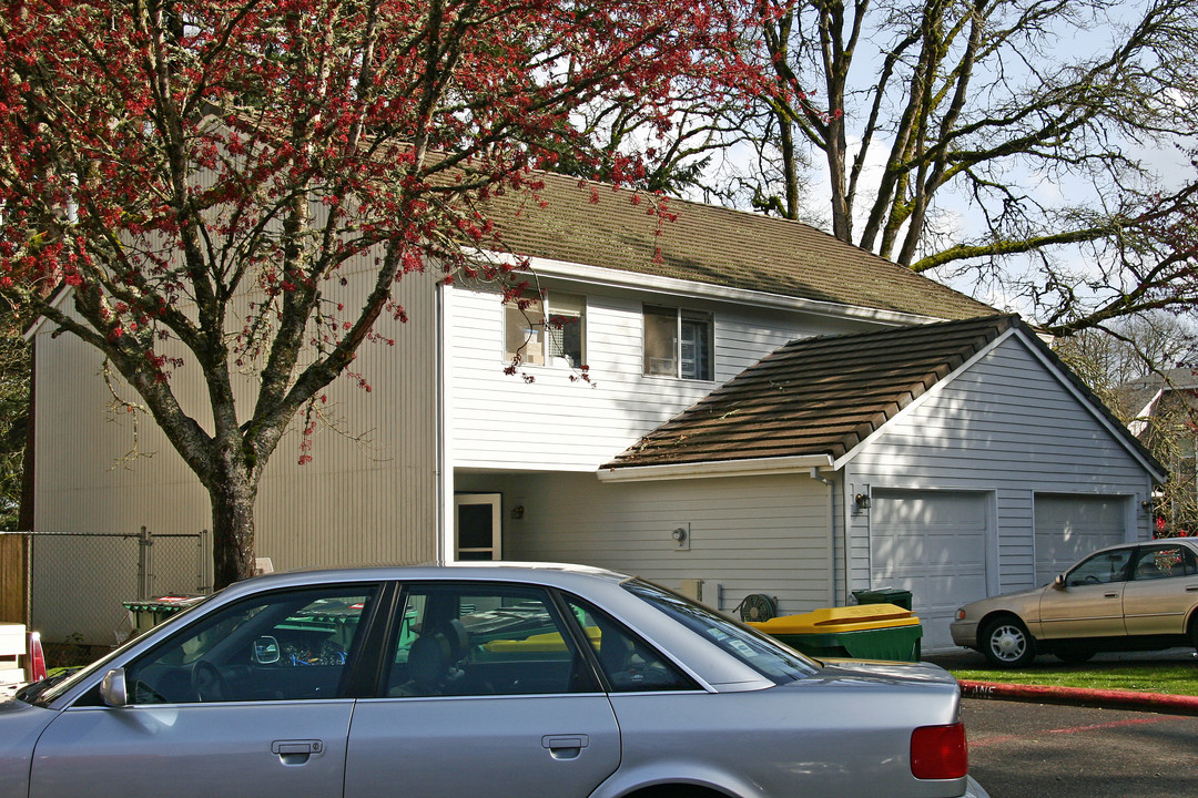 18725 SW Mayjohn Ct in Aloha, OR - Building Photo