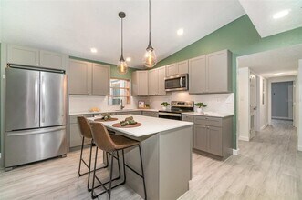 2524 Dellwood Dr in Orlando, FL - Building Photo - Building Photo