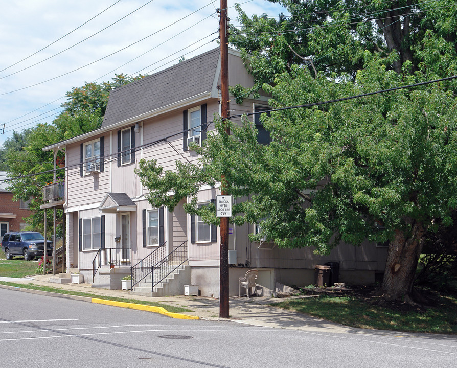 2 W Walnut St in Newport, KY - Building Photo