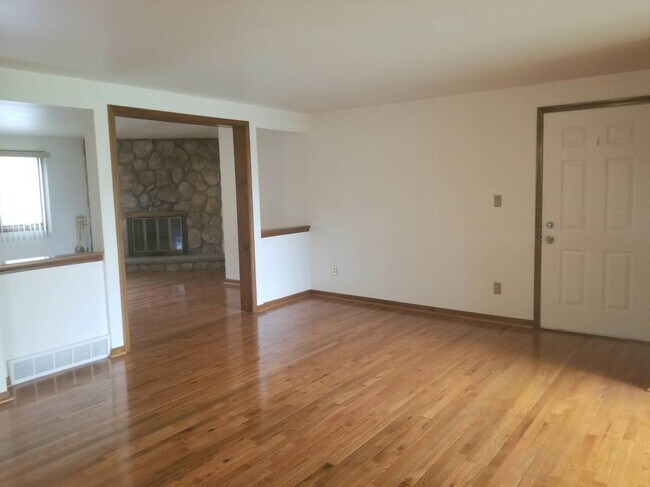 property at 2169 Violet Cir
