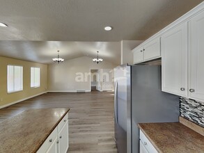 6743 S Majestic Loop Rd in West Jordan, UT - Building Photo - Building Photo