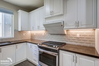 2556 S Escondido Blvd in Escondido, CA - Building Photo - Building Photo