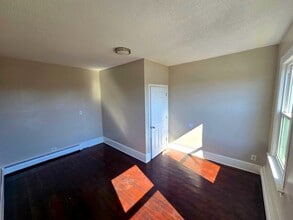 93 Maple Ave in Hartford, CT - Building Photo - Building Photo