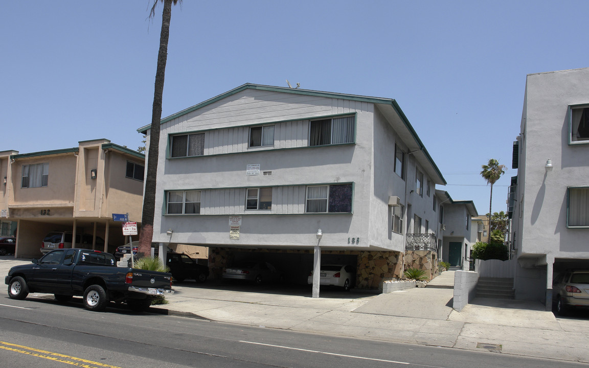 128 N Normandie Ave in Los Angeles, CA - Building Photo