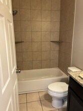 313 Carlos G Parker Blvd NW in Taylor, TX - Building Photo - Building Photo