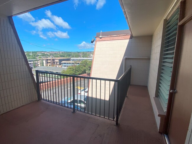 98-731 Moanalua Loop, Unit Pearlridge Terrace in Aiea, HI - Building Photo - Building Photo