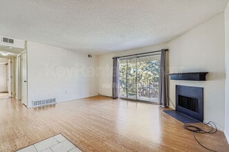 12162 Melody Dr in Westminster, CO - Foto de edificio - Building Photo