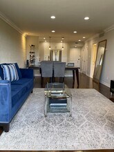 11750 W Sunset Blvd, Unit 402 in Los Angeles, CA - Building Photo - Building Photo