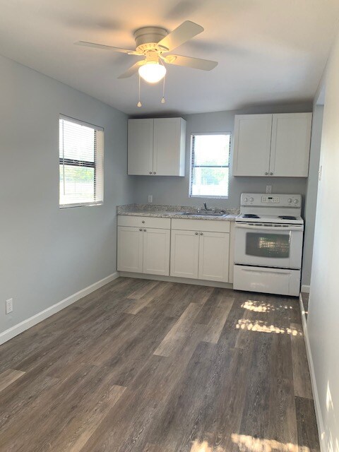 1270 Allen St-Unit -A in Ft. Myers, FL - Foto de edificio - Building Photo