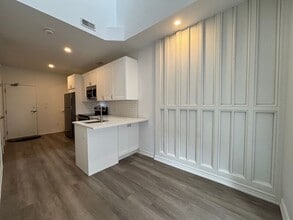 16 West Avenue S in Hamilton, ON - Building Photo - Building Photo