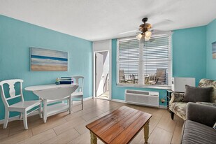 313 S Atlantic Ave, Unit SI FL4-ID1531032P in Daytona Beach, FL - Building Photo