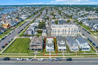 305 Ocean Ave in Avon By The Sea, NJ - Building Photo - Building Photo