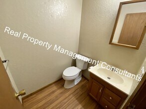 1071-1073 Krysti Ln in Warsaw, MO - Building Photo - Building Photo