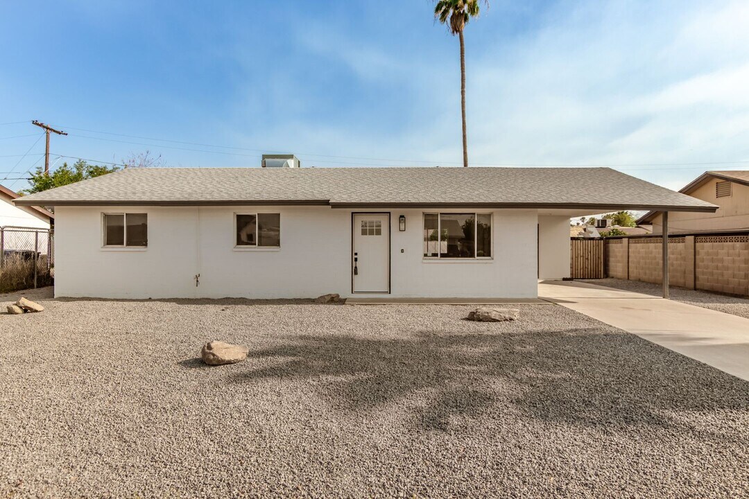 1611 W 5th St in Mesa, AZ - Building Photo
