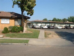 Buena Vista Apartments in Merced, CA - Building Photo - Building Photo