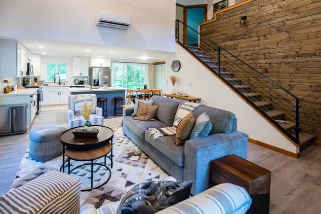 235 Paradise Dr