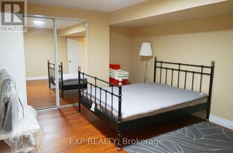 14 Hazelton Ave in Markham, ON - Building Photo - Building Photo