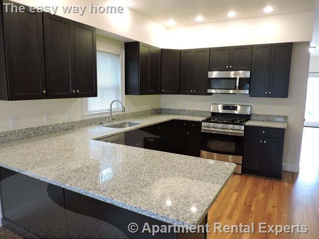 6 Emmons Pl, Unit 32 in Cambridge, MA - Foto de edificio - Building Photo