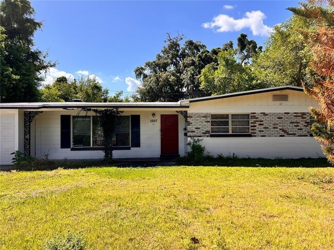 property at 3607 Squire Ln