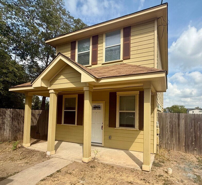 6916 Meador Ave in Austin, TX - Building Photo