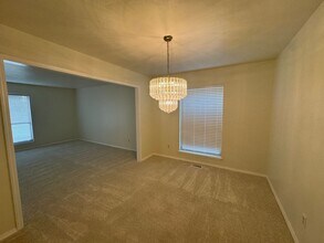 10313 S Fairview Dr in Oklahoma City, OK - Building Photo - Building Photo