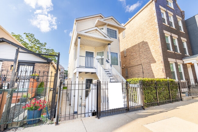 2349 W 18th Pl in Chicago, IL - Building Photo - Building Photo
