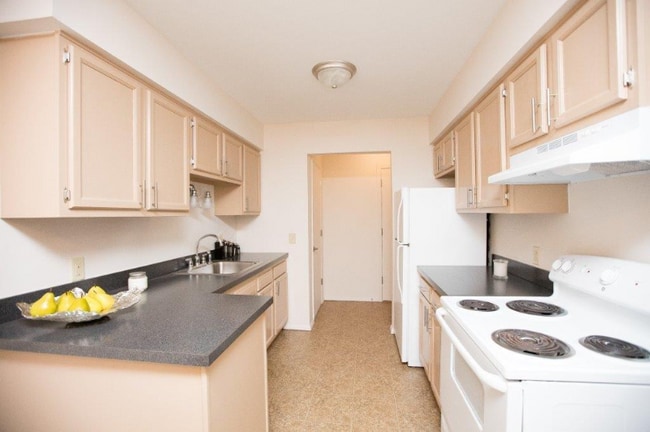 2647 Eastgate Rd, Unit 2560-11 in Toledo, OH - Building Photo - Building Photo