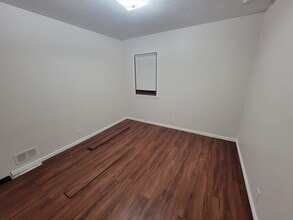 802 Le Hillier St, Unit 1 in Mankato, MN - Building Photo - Building Photo