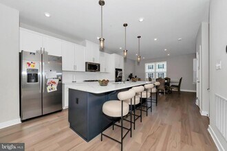 256 Stallion St in Frederick, MD - Building Photo - Building Photo