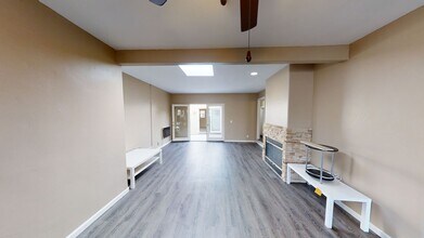 6243 Dorothy Dr in San Diego, CA - Foto de edificio - Building Photo