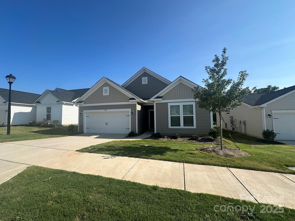 1978 Ambrose Wy in Denver, NC - Building Photo