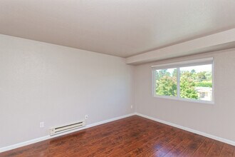 3024 Fruitvale Ave in Oakland, CA - Building Photo - Building Photo