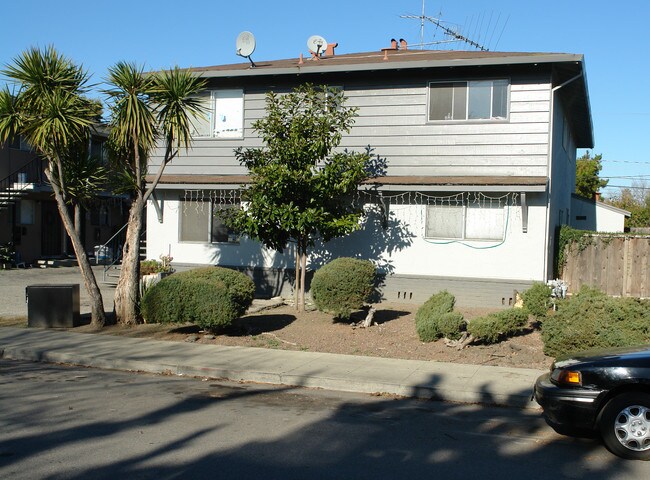 1810 Higdon Ave in Mountain View, CA - Building Photo - Building Photo