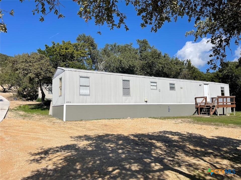 377 Buck Trail in Canyon Lake, TX - Building Photo