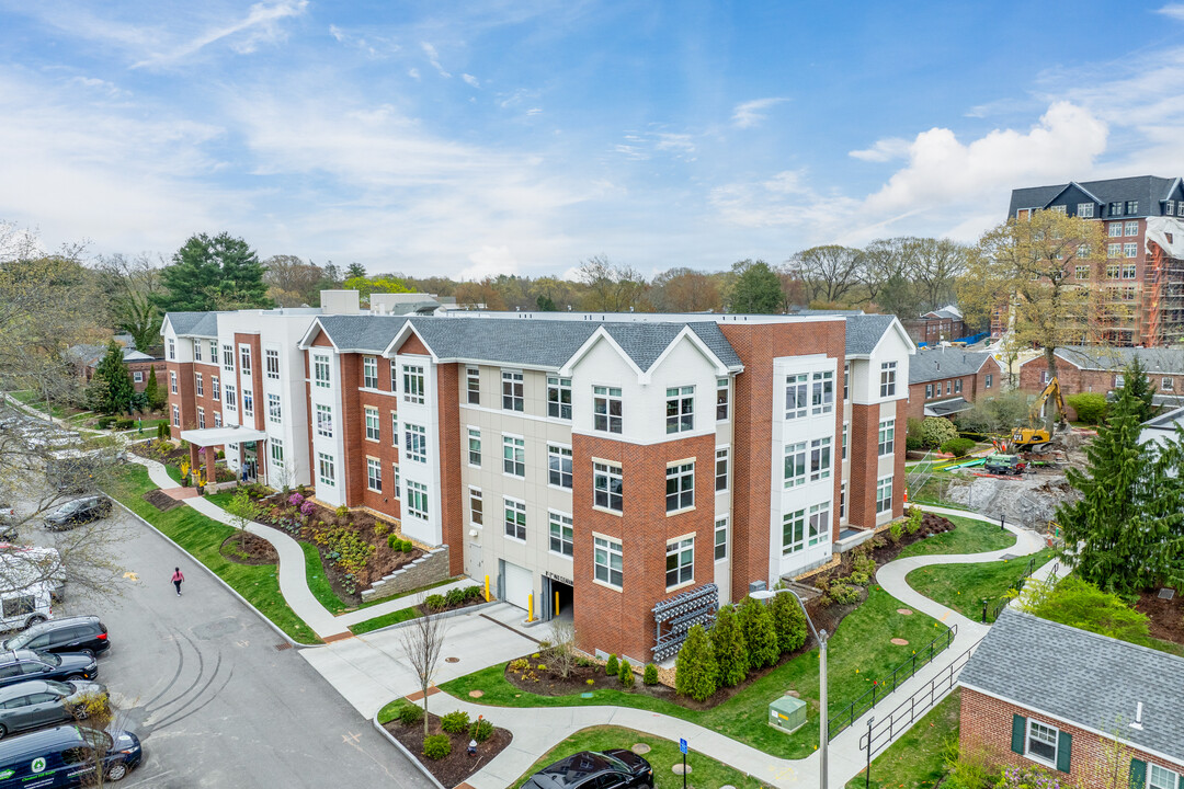 The Bartlett at Hancock Village in Chestnut Hill, MA - Foto de edificio