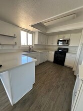 15798 Placida Rd in Victorville, CA - Building Photo - Building Photo