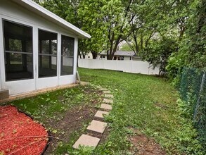 654 Longview Dr in Antioch, IL - Foto de edificio - Building Photo