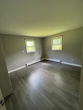 122 Grace St in Fairfield, CT - Foto de edificio - Building Photo