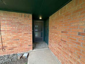 813 N Eagle Ln in Oklahoma City, OK - Building Photo - Building Photo